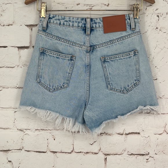 Princess Polly Light Denim Cut Offs, Size 2 - Picture 6 of 10